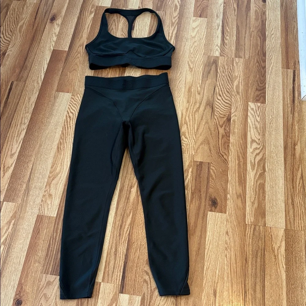 ALO Yoga Dark Green Mesh-Trim Sports Bra & Leggings Set